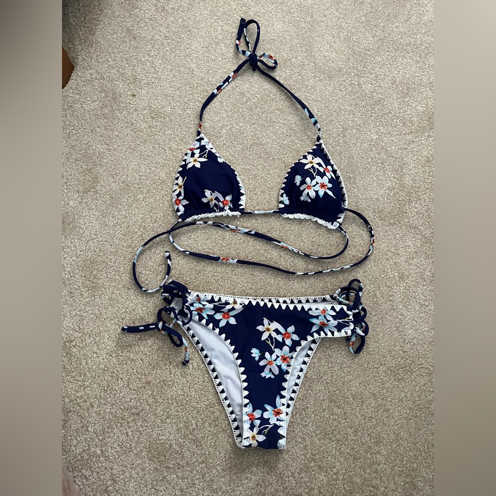 Cupshe blue and white floral two piece size small - Picture 1 of 5